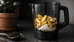 Concime naturale con bucce di banana e gusci d’uovo: come farlo e usarlo senza errori