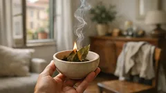 Rituale di settembre: bruciare una foglia di alloro per ripartire con leggerezza